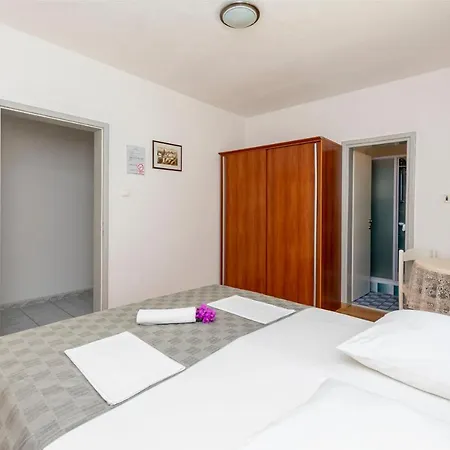 Jele Apartament *