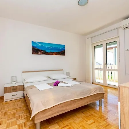 Apartament Jele